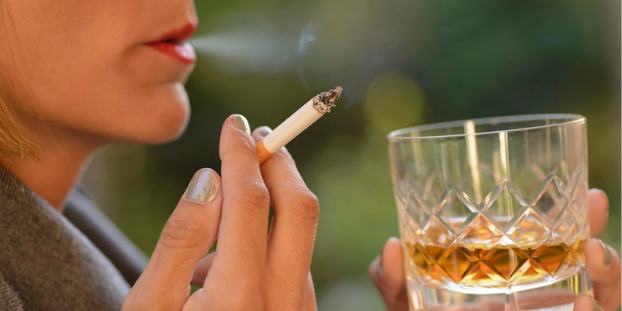 Confinement : plus de fumeurs, moins de buveurs