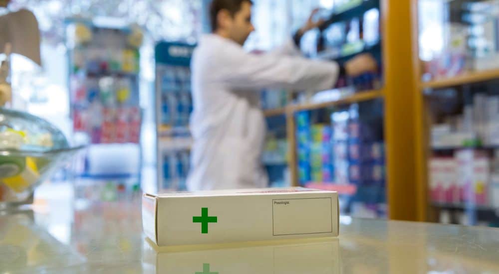 boite de médicaments sur comptoir, baisse de prix Atorvastatine