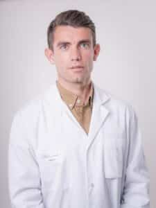  Pr Paul LOUBET, Chef du Service des Maladies Infectieuses ettropicales, responsable du Centre de Vaccinations Internationales (CVI) CHU de Nîmes